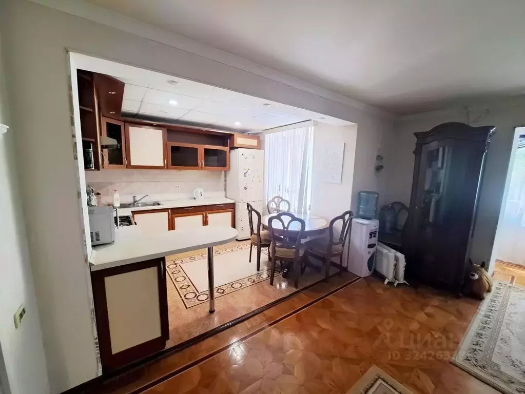 3-к кв. Волгоградская область, Волгоград ул. Ткачева, 7Б (70.0 м) - Фото 2