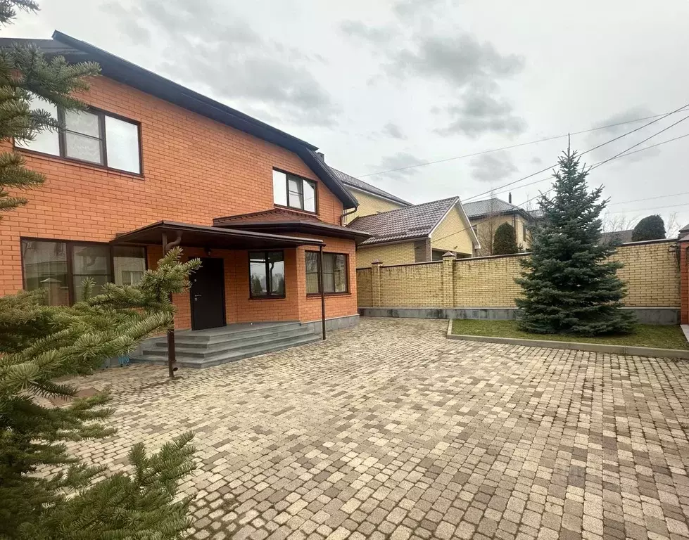 Дом в Ставропольский край, Ставрополь № 33 мкр, ул. Малиновая, 56 (230 ... - Фото 1