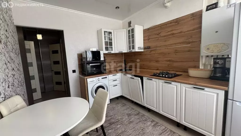 1-комнатная квартира: Астрахань, Молдавская улица, 1 (42 м) - Фото 1