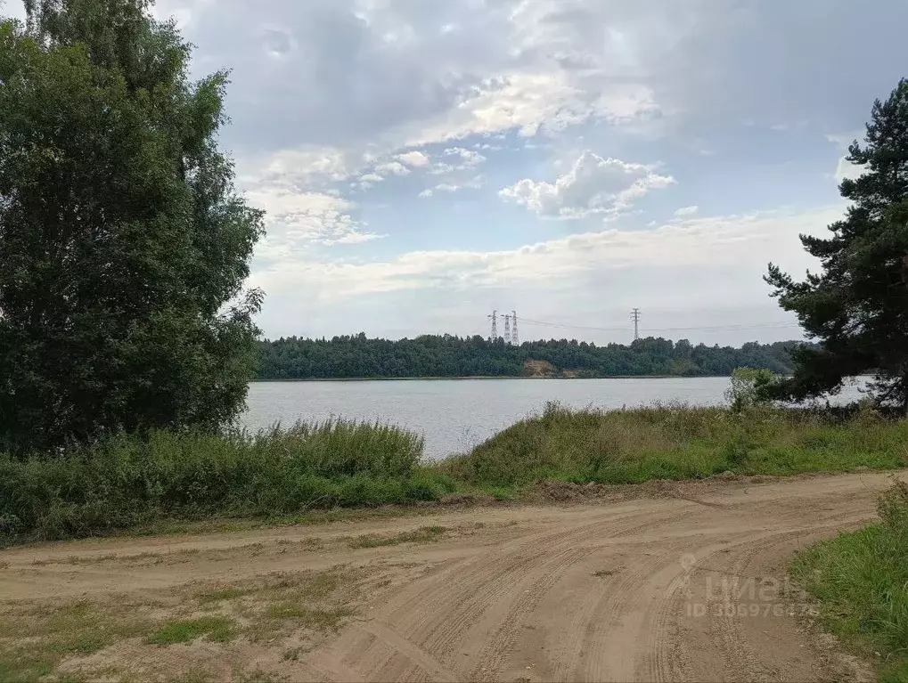 Участок в Ярославская область, Рыбинский район, Назаровское с/пос, д. ... - Фото 0