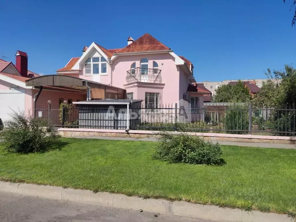 Дом в Ростовская область, Волгодонск Солнечная ул. (227 м) - Фото 1