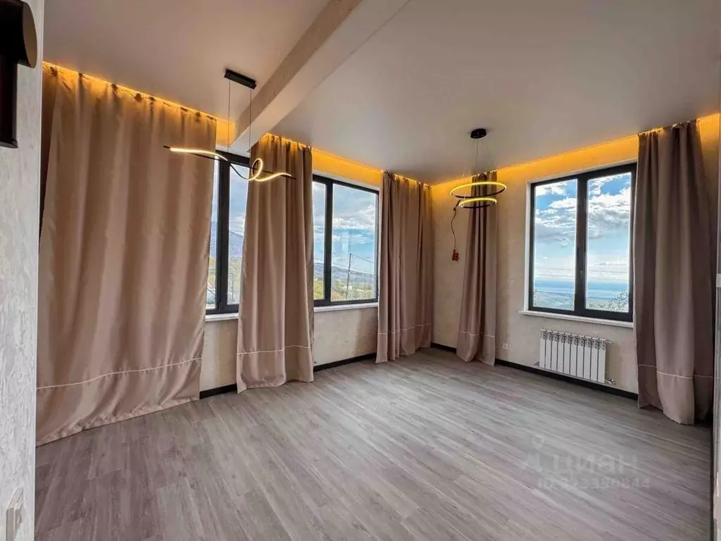 Дом в Крым, Алушта муниципальный округ, с. Верхняя Кутузовка ул. Д. ... - Фото 1