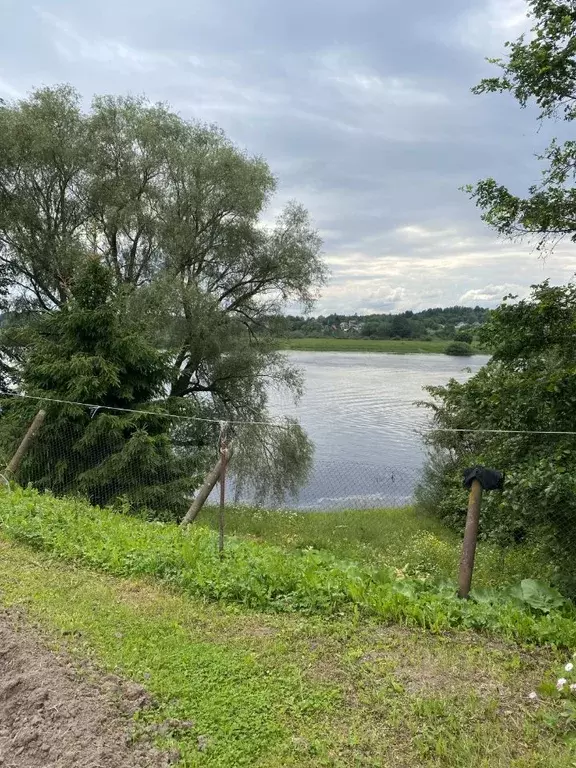 Дом в Новгородская область, Новгородский район, Савинское с/пос, д. ... - Фото 1