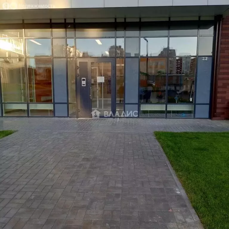 Квартира-студия: Волгоград, улица Грибанова, 1 (32.2 м) - Фото 1