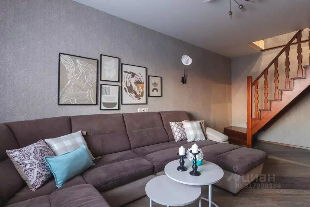 3-к кв. Красноярский край, Красноярск ул. Авиаторов, 23 (83.0 м) - Фото 1