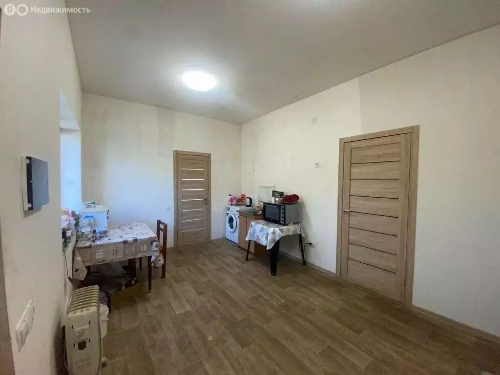 Дом в Симферопольский район, село Трудовое (52 м) - Фото 0