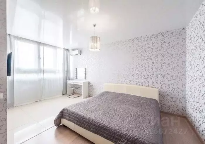 2-к кв. Свердловская область, Екатеринбург ул. Юмашева, 11 (70.0 м) - Фото 0