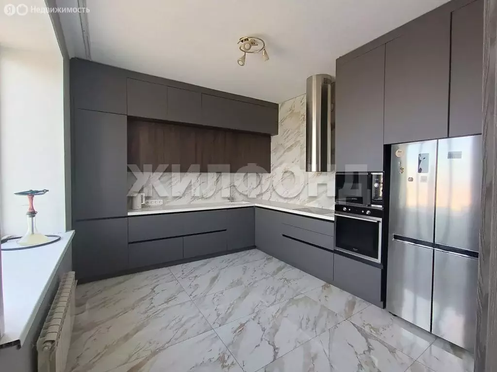 2-комнатная квартира: Абакан, улица Чехова, 95к2 (95 м) - Фото 1