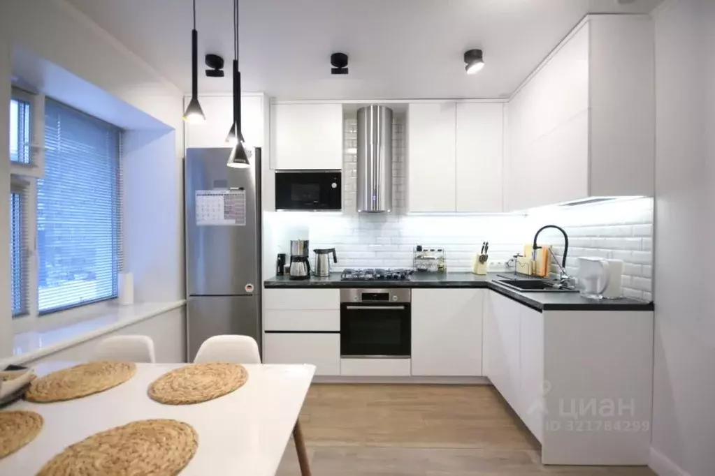 2-к кв. Ямало-Ненецкий АО, Новый Уренгой Советский мкр, 2к2 (56.2 м) - Фото 1