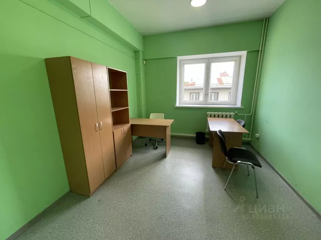 Торговая площадь в Алтайский край, Барнаул ул. Ярных, 2 (12 м) - Фото 2