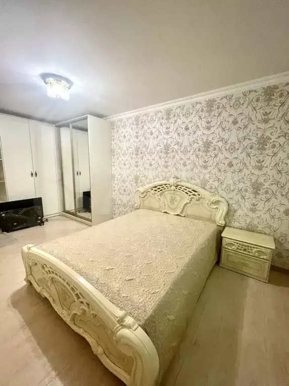 2-к. квартира, 60 м, 1/5 эт. - Фото 0