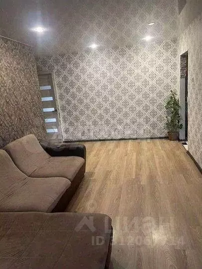 3-к кв. Кемеровская область, Кемерово просп. Ленина, 117 (64.0 м) - Фото 0