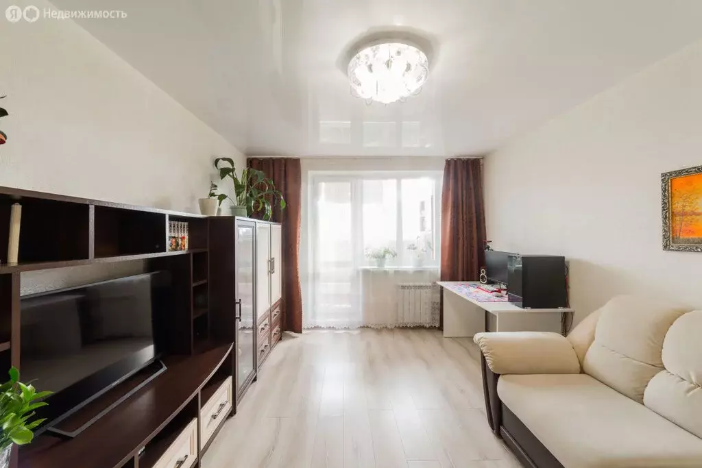 2-комнатная квартира: Екатеринбург, улица Авиаторов, 10 (47 м) - Фото 1