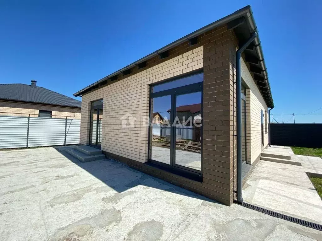 Дом в Краснодарский край, Ейское городское поселение, пос. Широчанка  ... - Фото 1