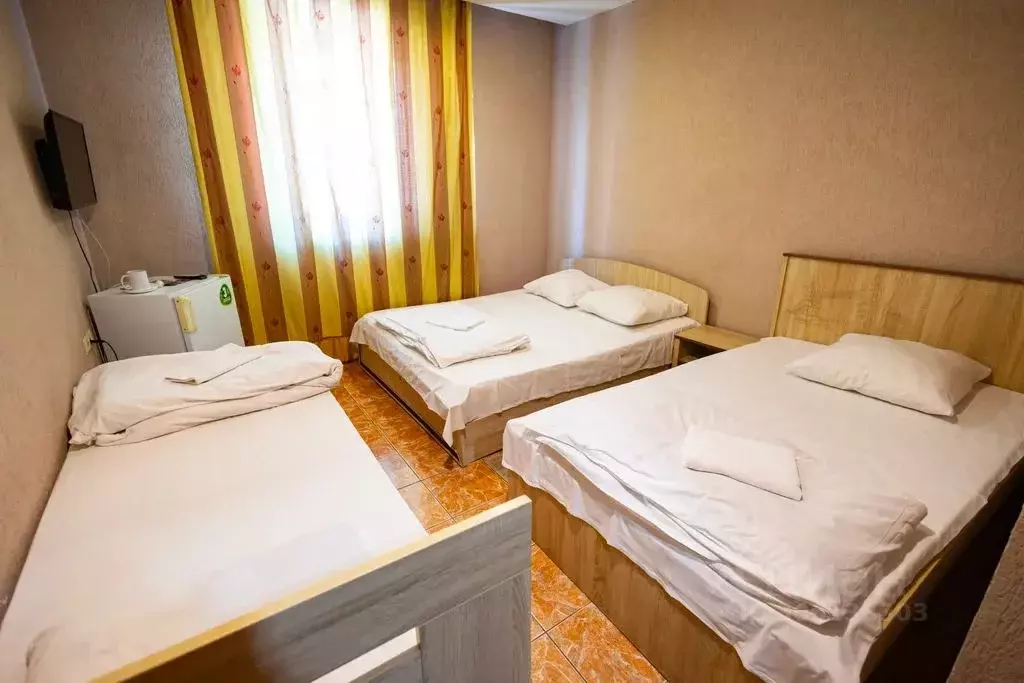 Комната Тюменская область, Тюмень ул. Ватутина, 11 - Фото 1