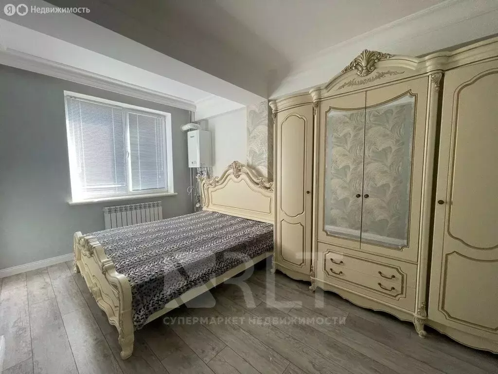 1-комнатная квартира: Махачкала, проспект Насрутдинова, 272Ак1 (50 м) - Фото 1