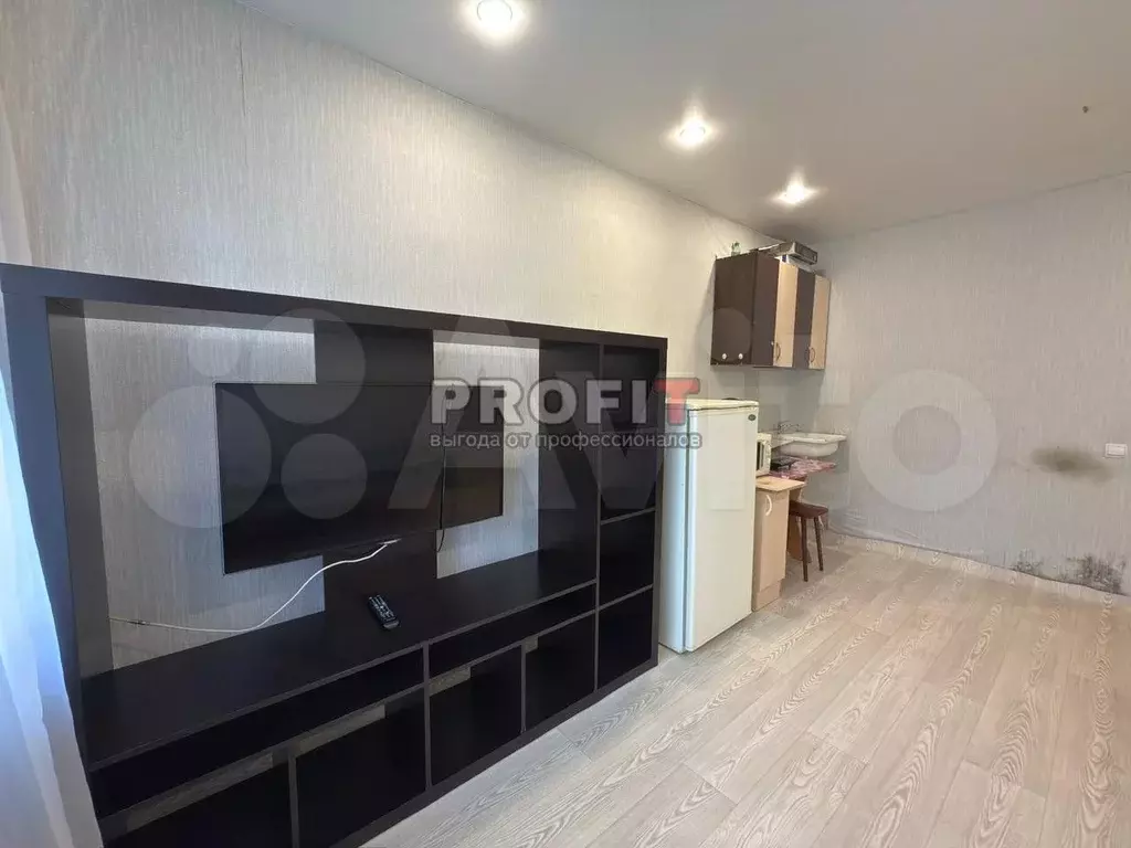 Комната 18 м в 4-к., 1/5 эт. - Фото 1