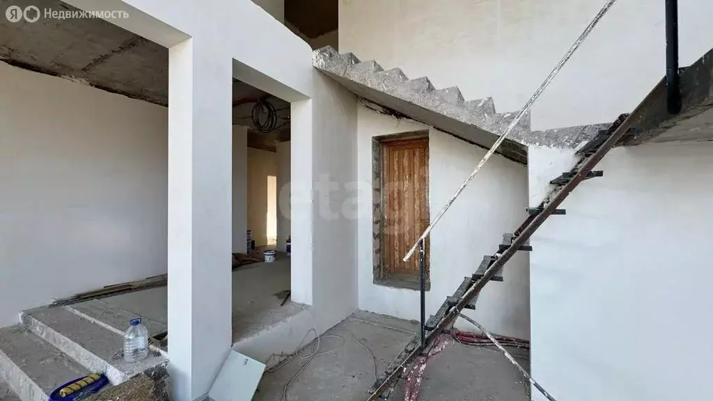 Дом в Мирное, улица Славы (283.2 м) - Фото 2