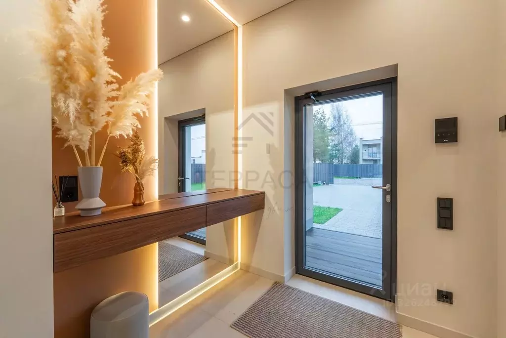 Дом в Ленинградская область, Ломоносовский район, Пениковское с/пос, ... - Фото 1