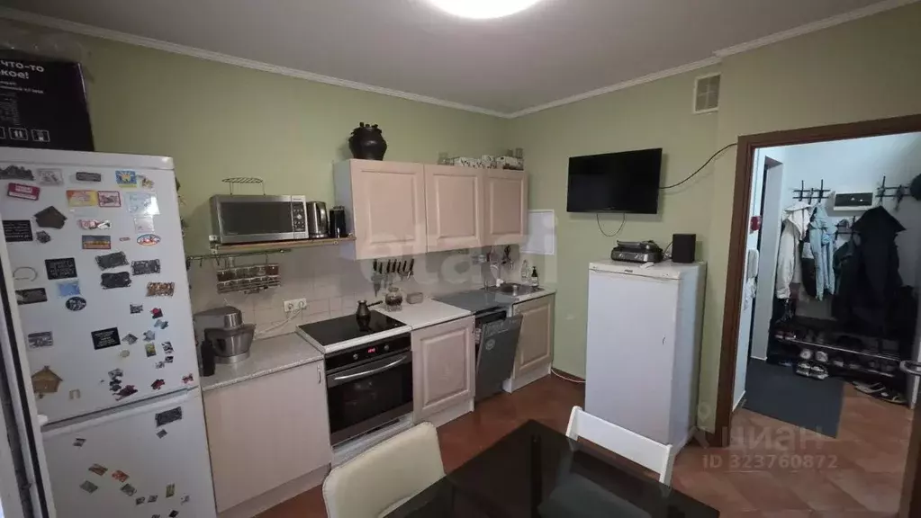 2-к кв. Московская область, Химки Сходня мкр, ул. Ленинградская, 3к1 ... - Фото 0