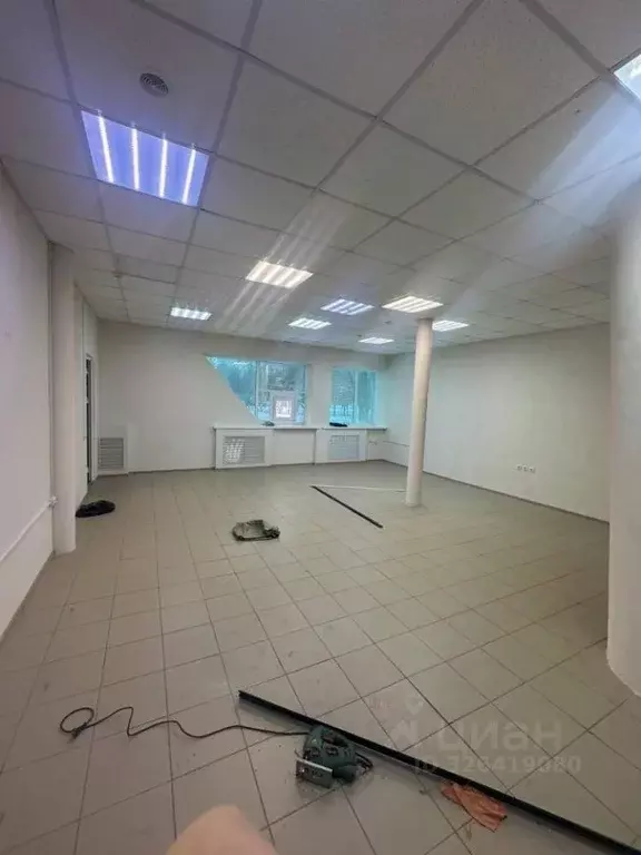 Помещение свободного назначения в Татарстан, Набережные Челны просп. ... - Фото 1