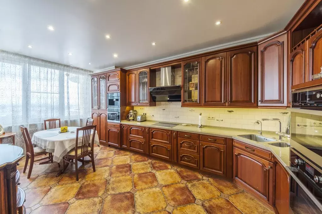 Продается 3-комнатная квартира - Фото 1