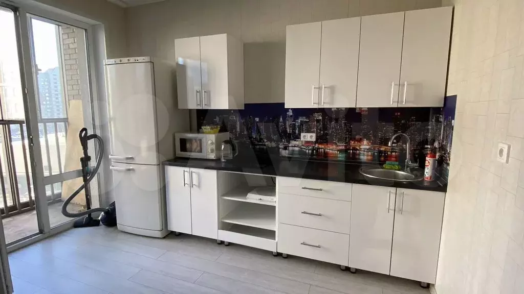 1-к. квартира, 40 м, 7/18 эт. - Фото 1