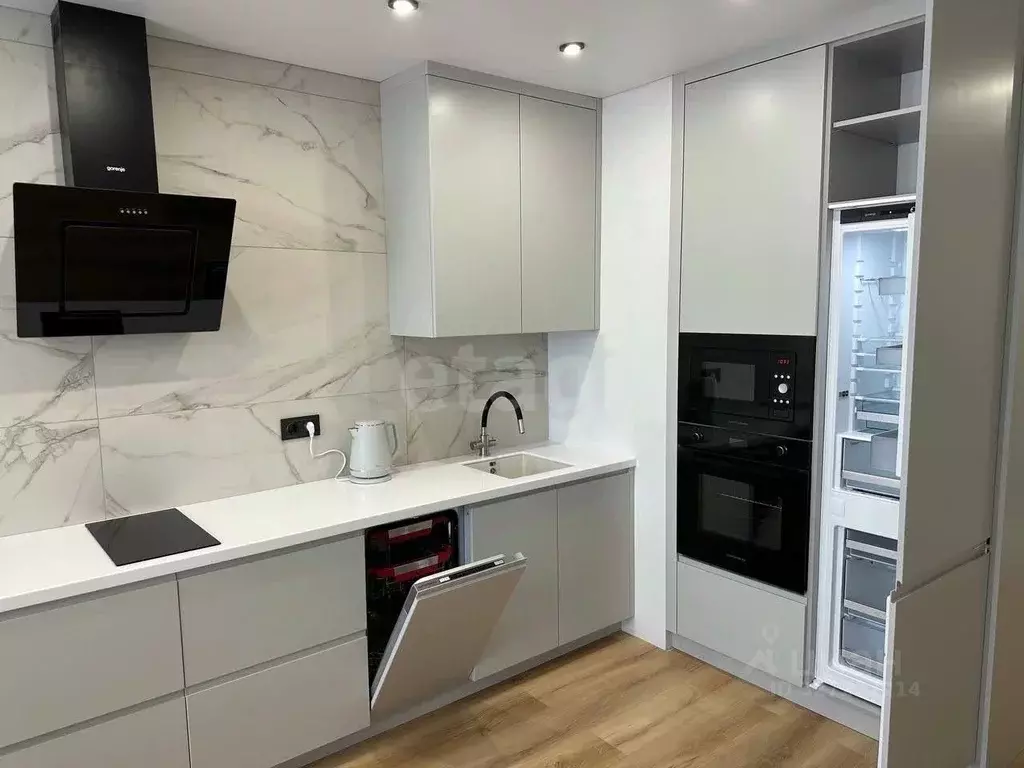 1-к кв. Тюменская область, Тюмень ул. 50 лет Октября, 57Бк2 (48.7 м) - Фото 2