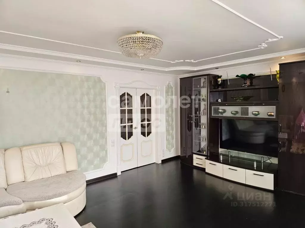3-к кв. Курская область, Курск просп. Хрущева, 4 (82.3 м) - Фото 0