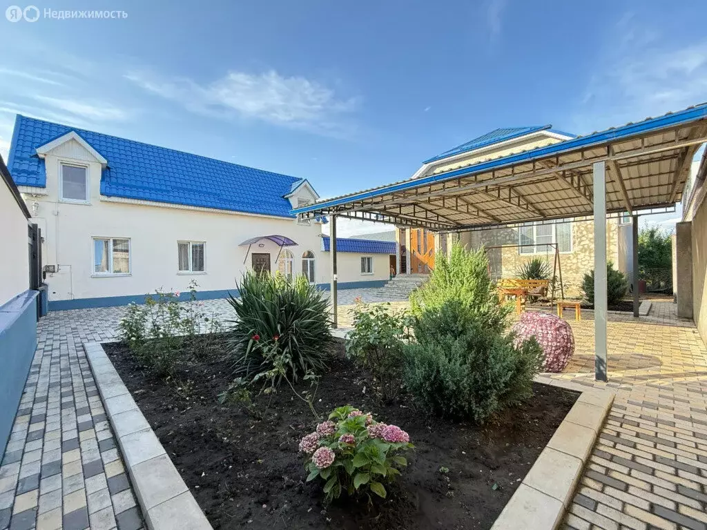 Дом в Адиюх, улица Ашамаз (200 м) - Фото 1