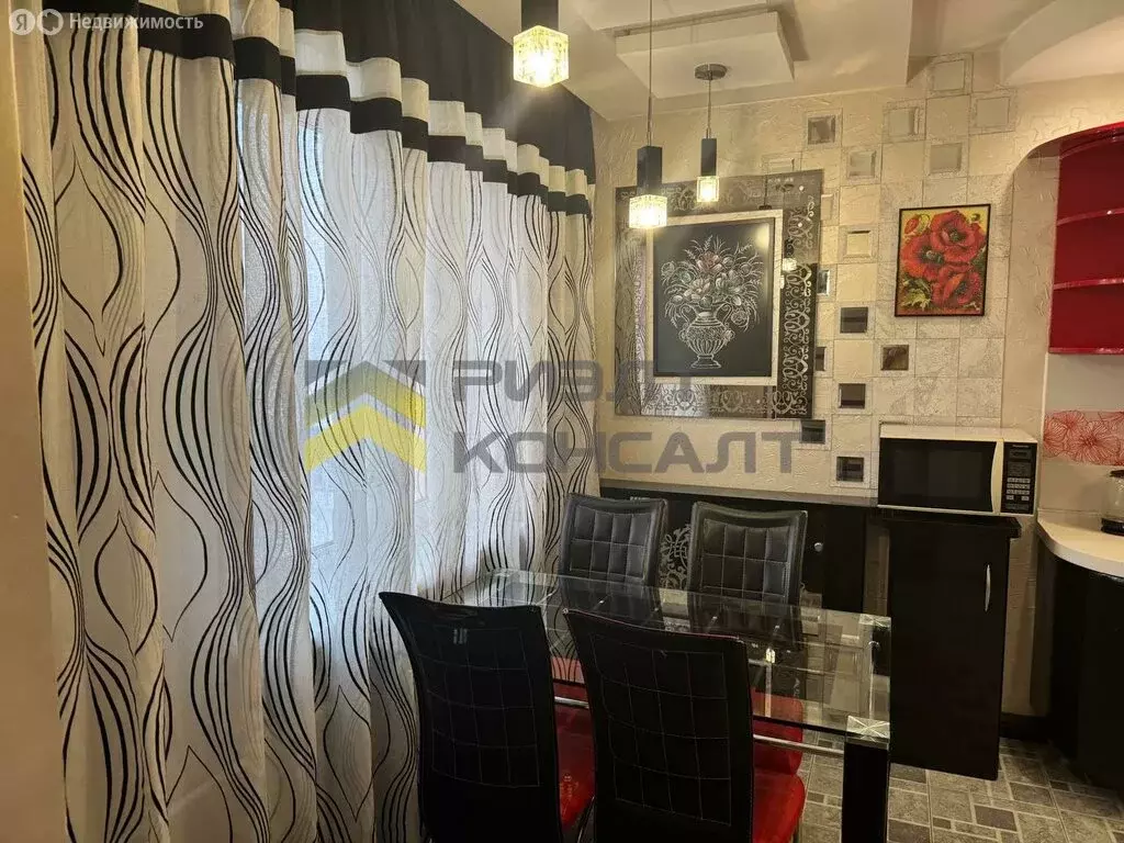 2-комнатная квартира: Омск, улица Крупской, 8 (60 м) - Фото 2