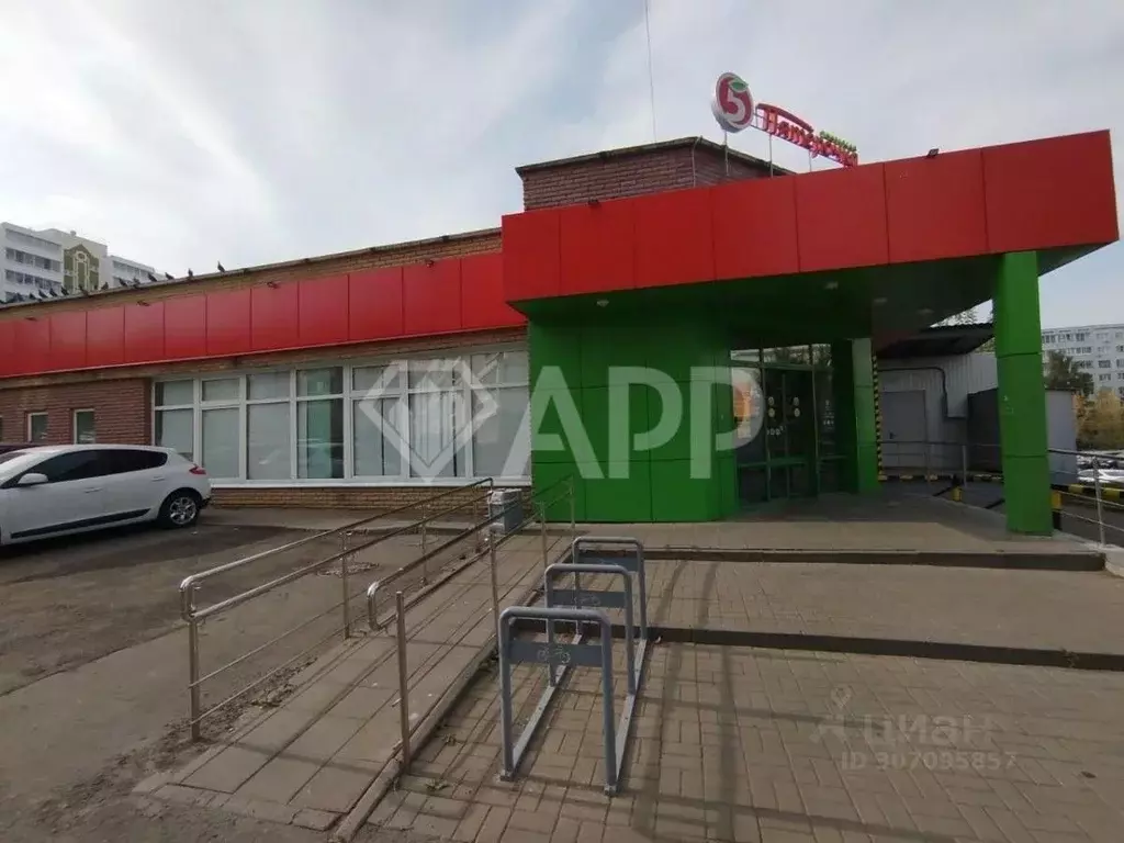 Помещение свободного назначения в Татарстан, Набережные Челны ул. ... - Фото 1