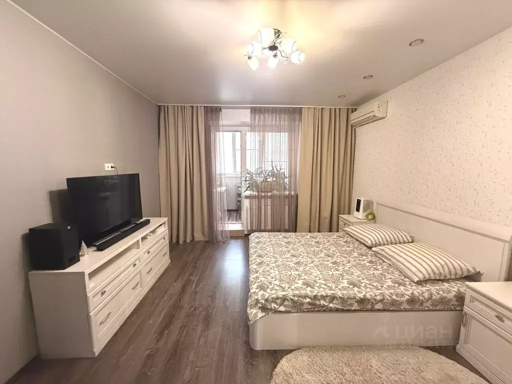 2-к кв. Волгоградская область, Волгоград ул. Базарова, 8 (65.2 м) - Фото 0
