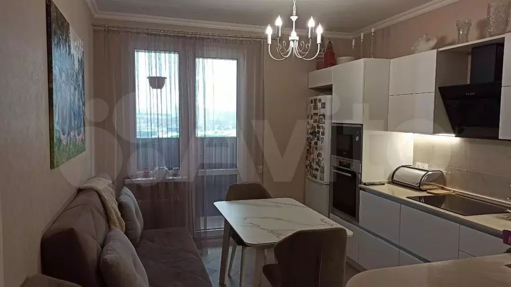 2-к. квартира, 60 м, 8/12 эт. - Фото 0