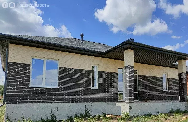 Дом в Ростов-на-Дону, Особенная улица (135 м) - Фото 1