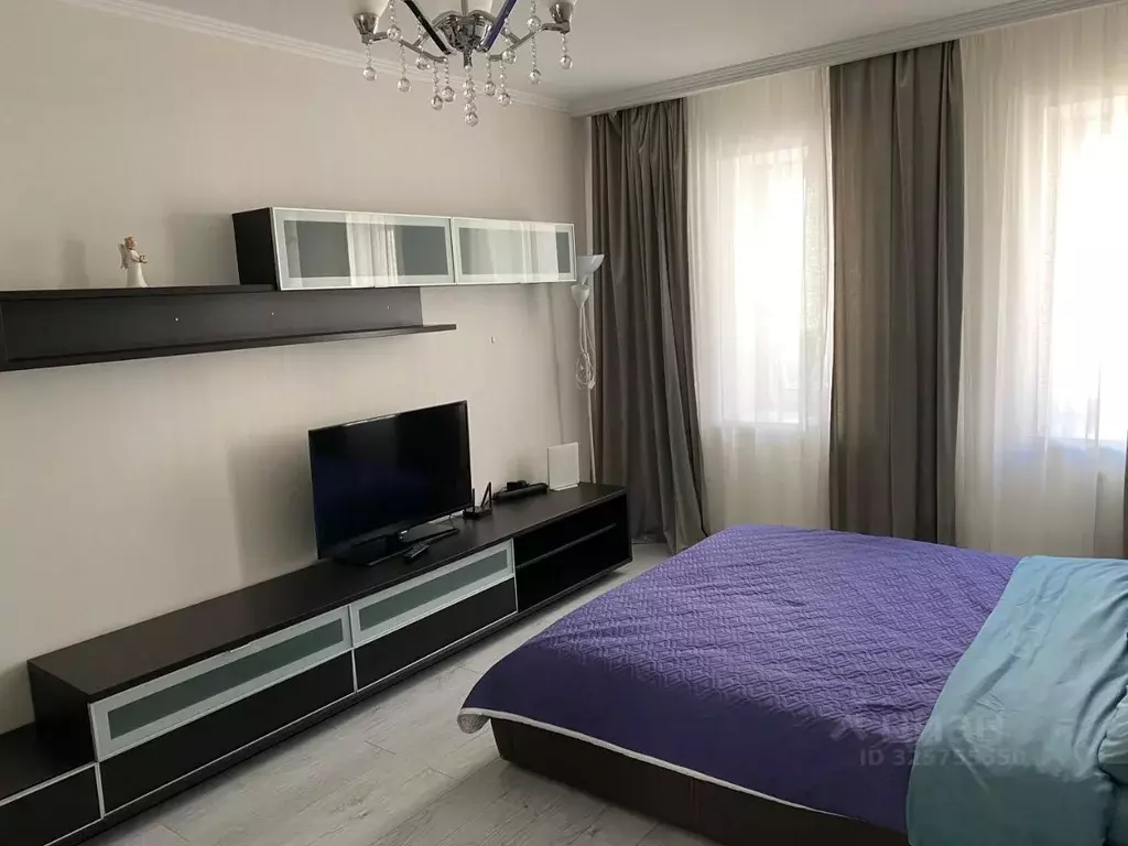 1-к кв. Свердловская область, Екатеринбург ул. Крылова, 27 (46.0 м) - Фото 1