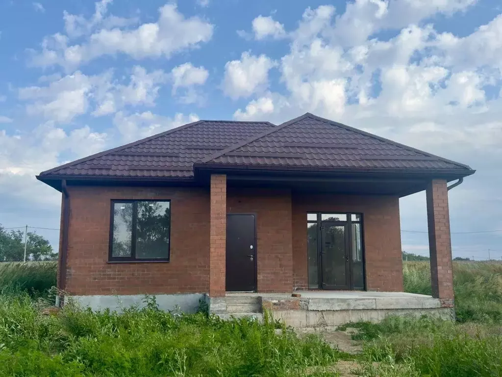 Дом в Краснодарский край, Новокубанский район, Прочноокопская ст-ца ... - Фото 1