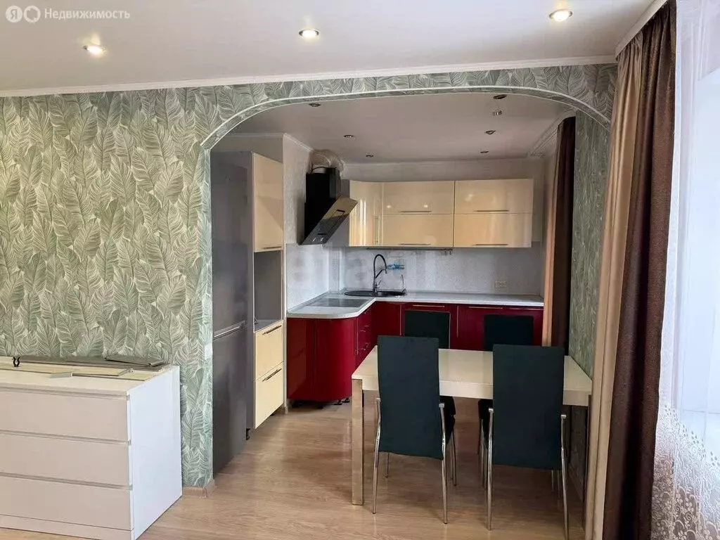 3-комнатная квартира: Тюмень, улица Прокопия Артамонова, 4 (78 м) - Фото 2