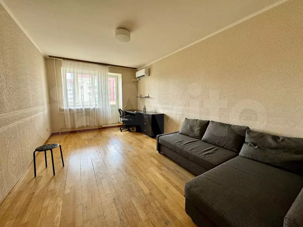 1-к. квартира, 42 м, 8/10 эт. - Фото 1