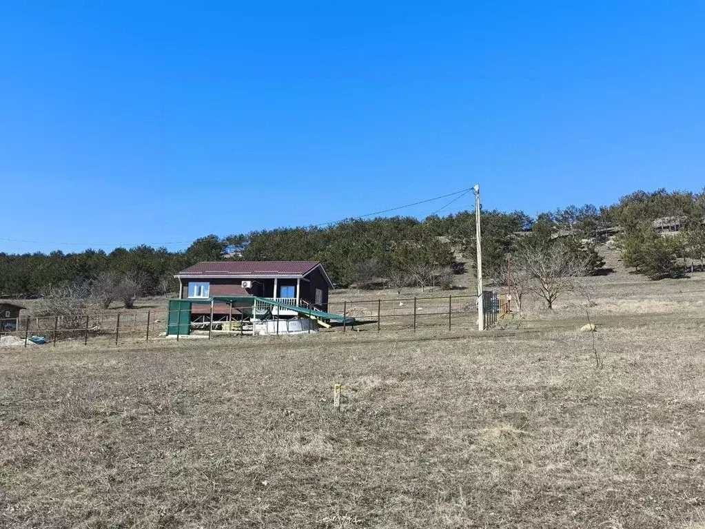 Участок в Крым, Симферопольский район, Трудовское с/пос, с. ... - Фото 1