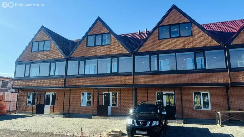 Дом в Кириши, улица Нефтехимиков, 102/9 (200 м) - Фото 1