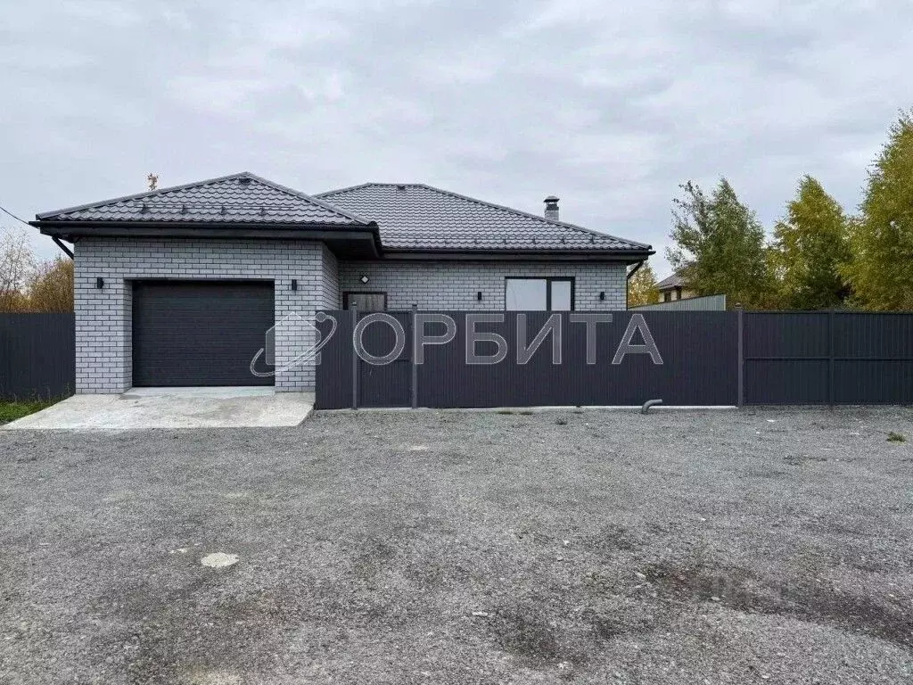 Дом в Тюменская область, Тюмень ул. Григория Алексеева (120 м) - Фото 1