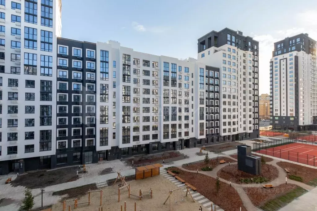 2-к кв. Тюменская область, Тюмень ул. Разведчика Кузнецова, 16 (64.7 ... - Фото 1