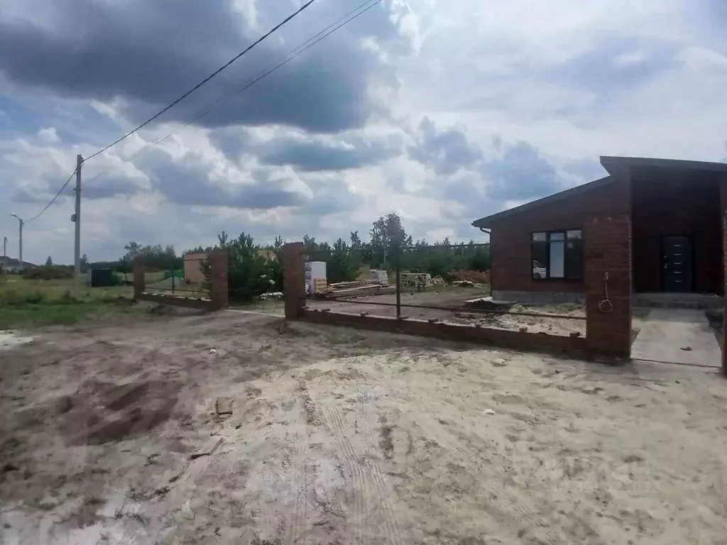 Коттедж в Белгородская область, Старооскольский городской округ, с. ... - Фото 1