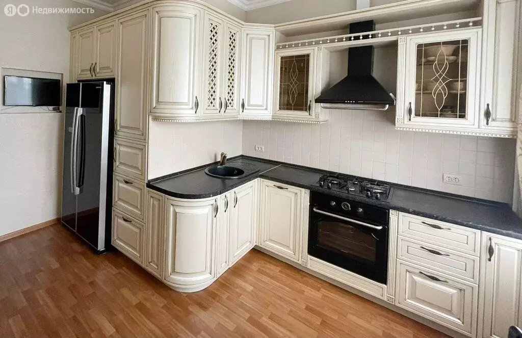 3-комнатная квартира: Омск, улица Красный Путь, 28 (87.6 м) - Фото 1