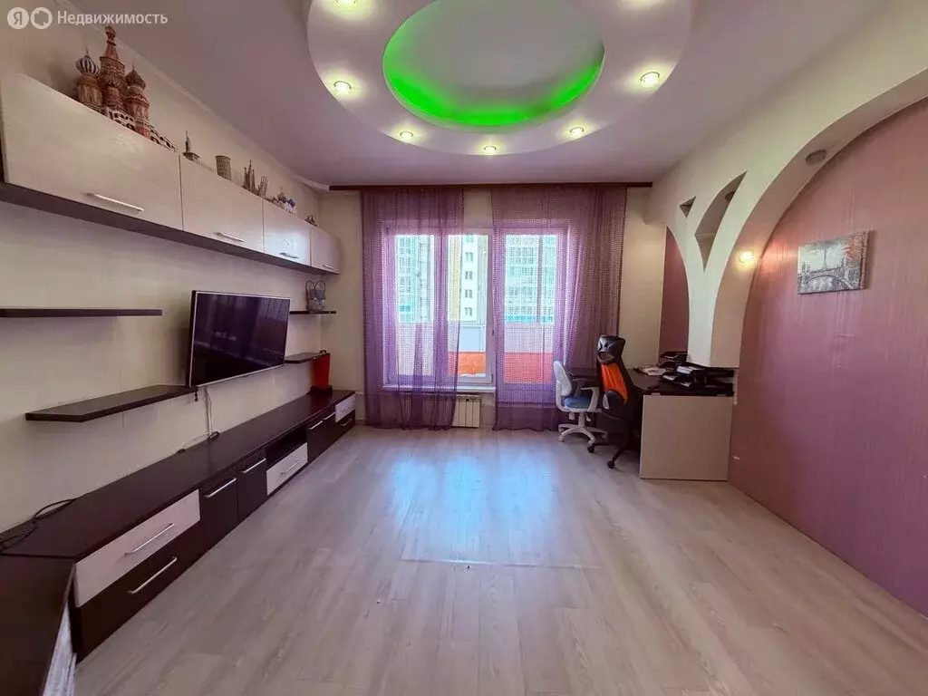 3-комнатная квартира: Иркутск, Байкальская улица, 202/7 (73.7 м) - Фото 1