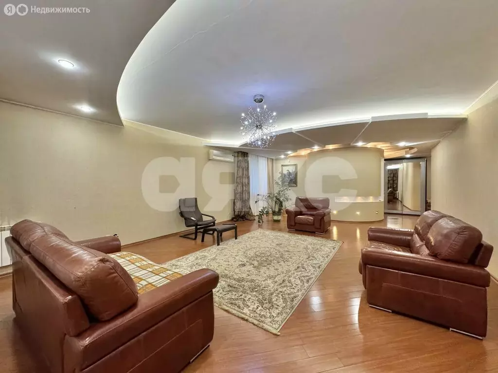 4-комнатная квартира: Нижнекамск, проспект Химиков, 7 (196.5 м) - Фото 1