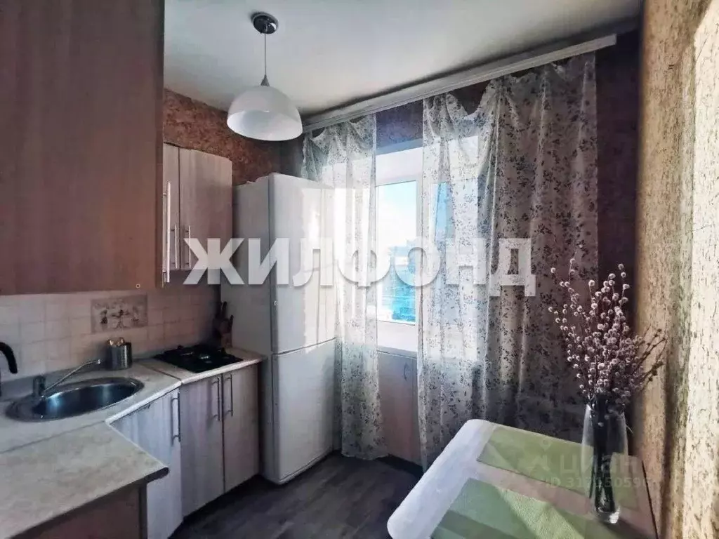 2-к кв. Новосибирская область, Новосибирск Линейная ул., 41 (43.8 м) - Фото 0