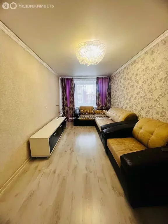 3-комнатная квартира: Кумертау, Первомайская улица, 24 (56.4 м) - Фото 2