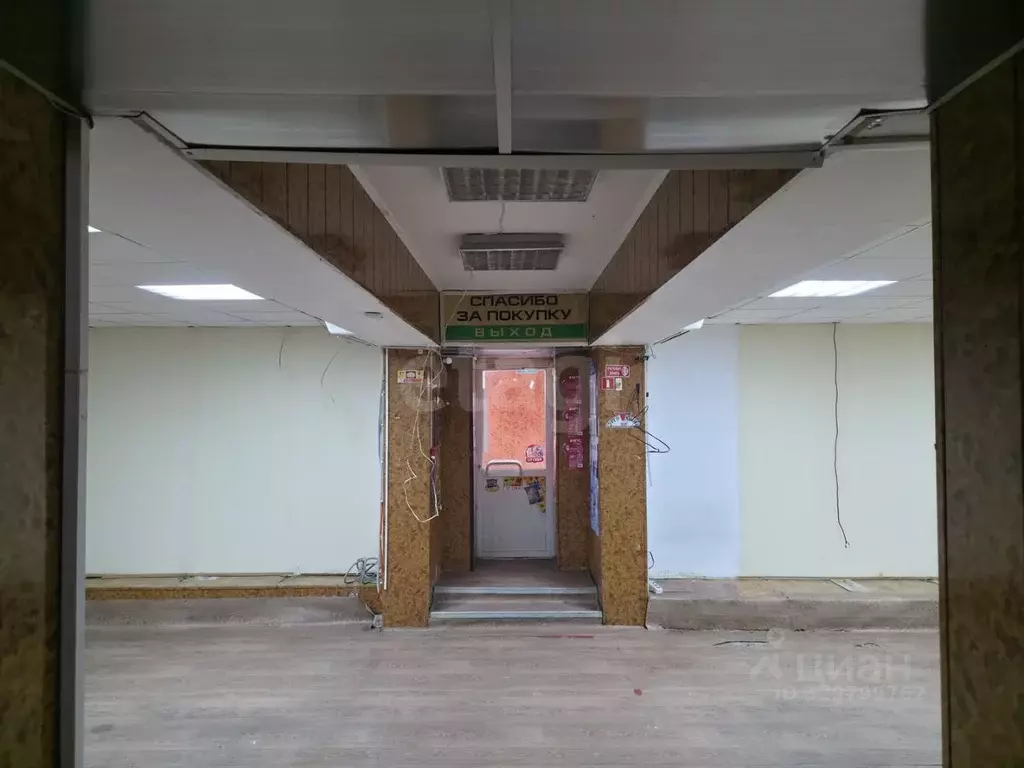 Торговая площадь в Ханты-Мансийский АО, Сургут ул. Мелик-Карамова, ... - Фото 1